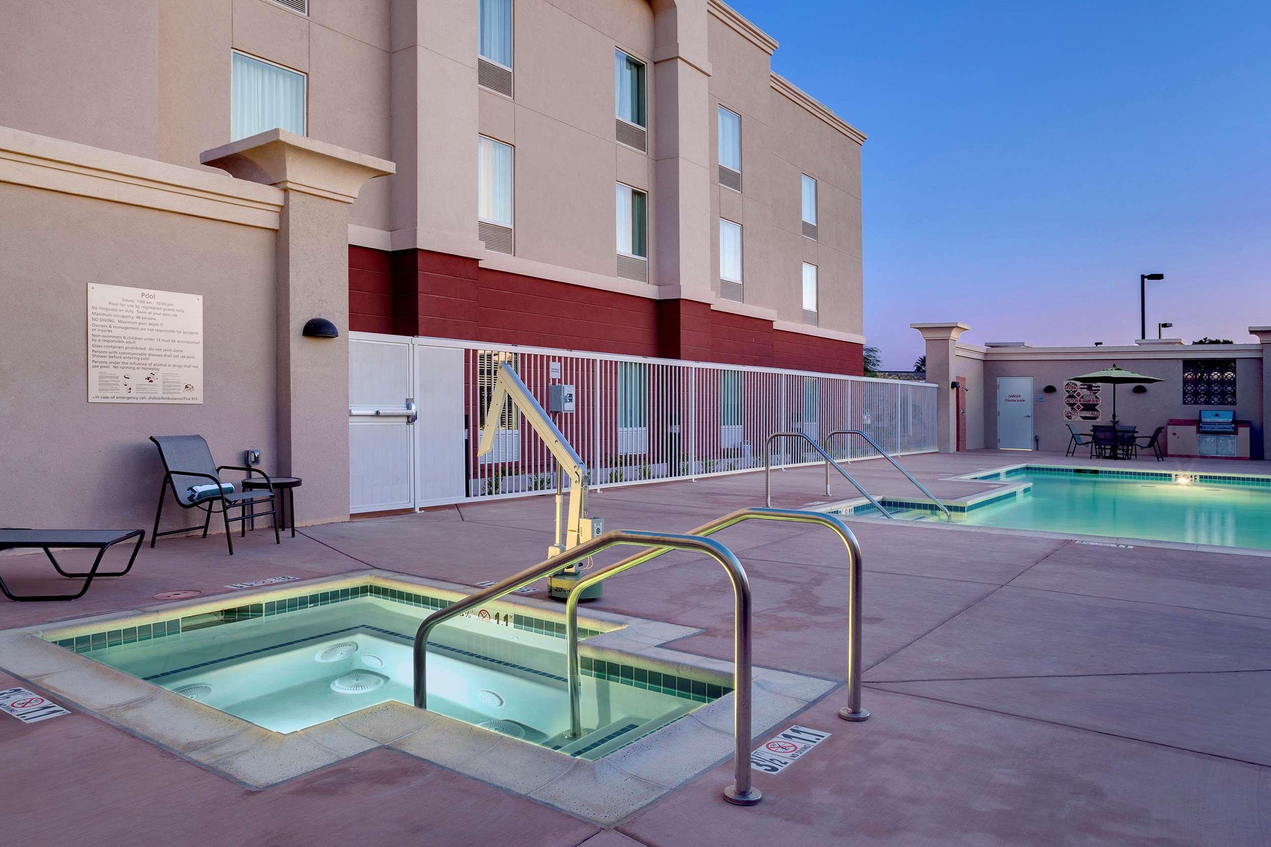 Hampton Inn & Suites Blythe, Ca Exteriör bild
